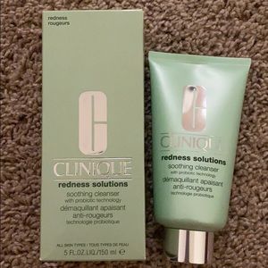 Clinique Redness solutions soothing cleanser